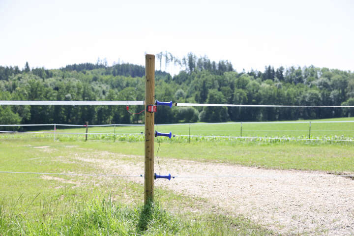 AKO Smart Satellite Zaun- und Batterieprüfer